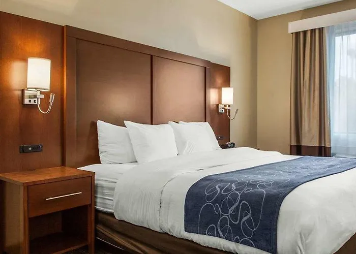 Fairfield By Marriott & Old Town Hotel 2*