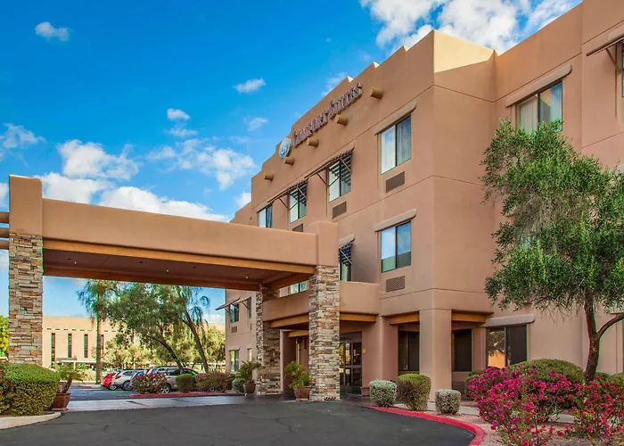 Fairfield By Marriott & Old Town Hotel