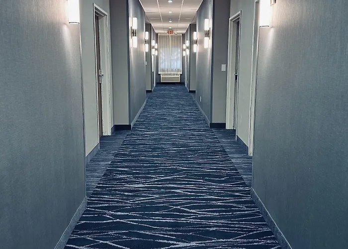Fairfield By Marriott & Old Town Hotel 2*