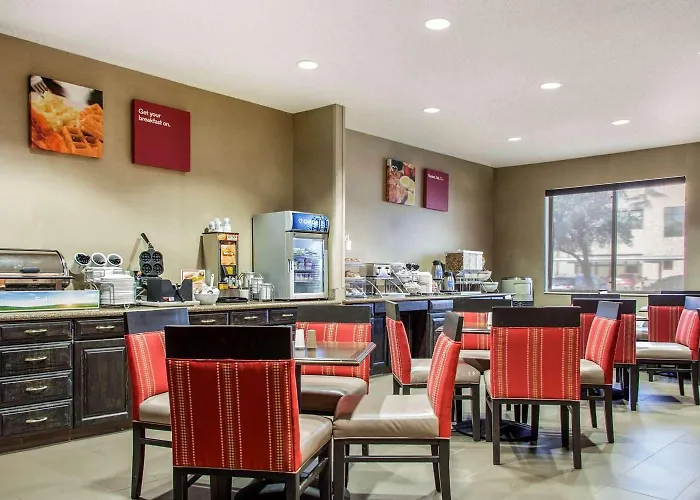 Hotel Fairfield By Marriott & Old Town 2*