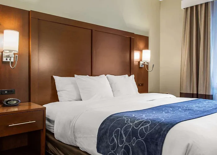 Fairfield By Marriott & Old Town Hotel 2*