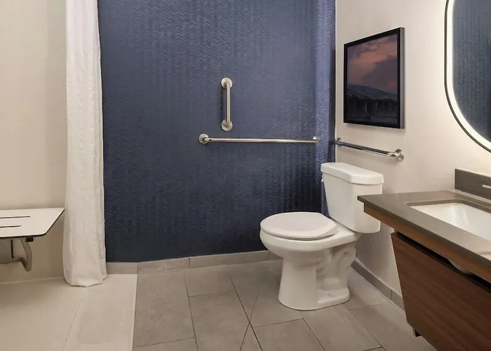 Hotel Fairfield By Marriott & Old Town 2*