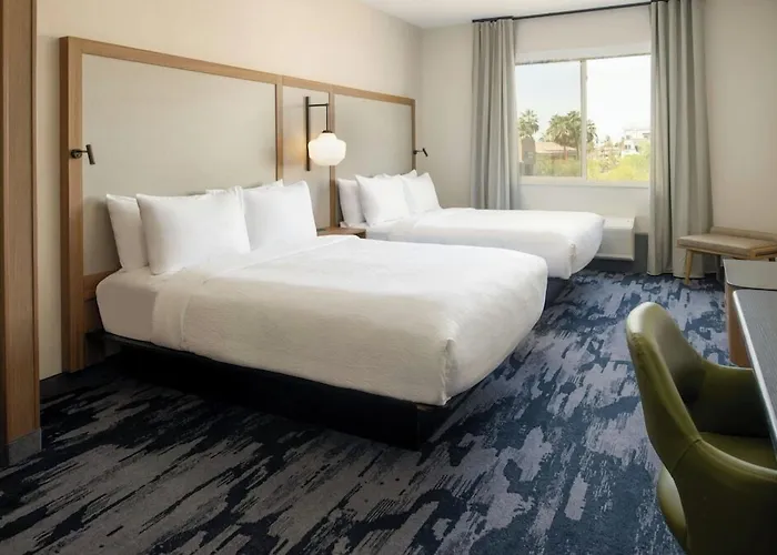 Hotel Fairfield By Marriott & Old Town 2*