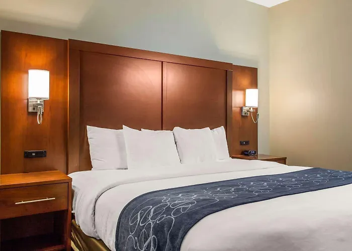 Hotel Fairfield By Marriott & Old Town 2*