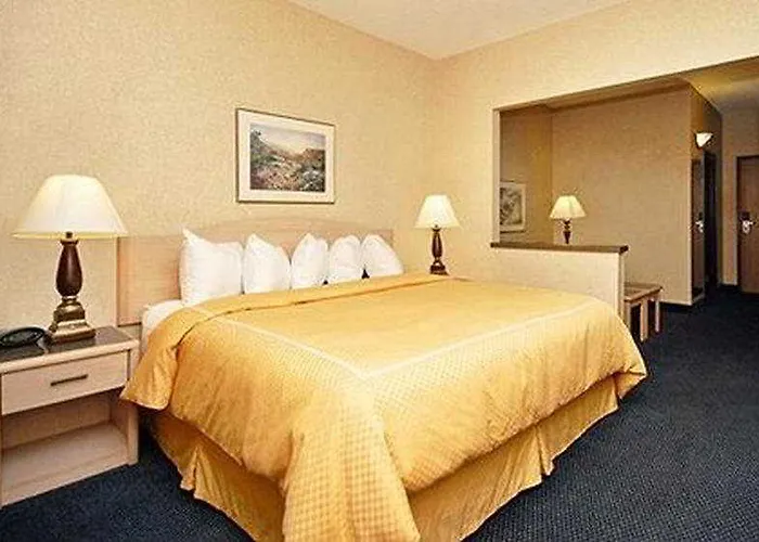 Hotel Fairfield By Marriott & Old Town 2*