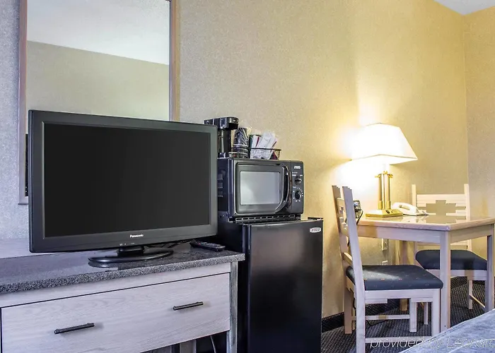 Fairfield By Marriott & Old Town Hotel