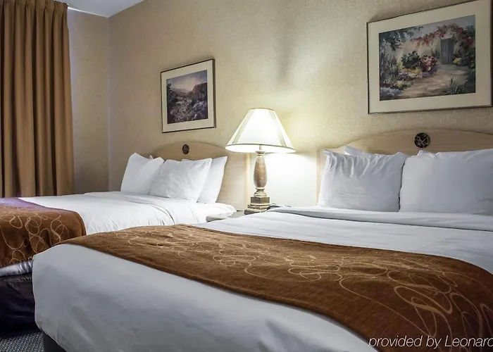 Fairfield By Marriott & Old Town Hotel 2*